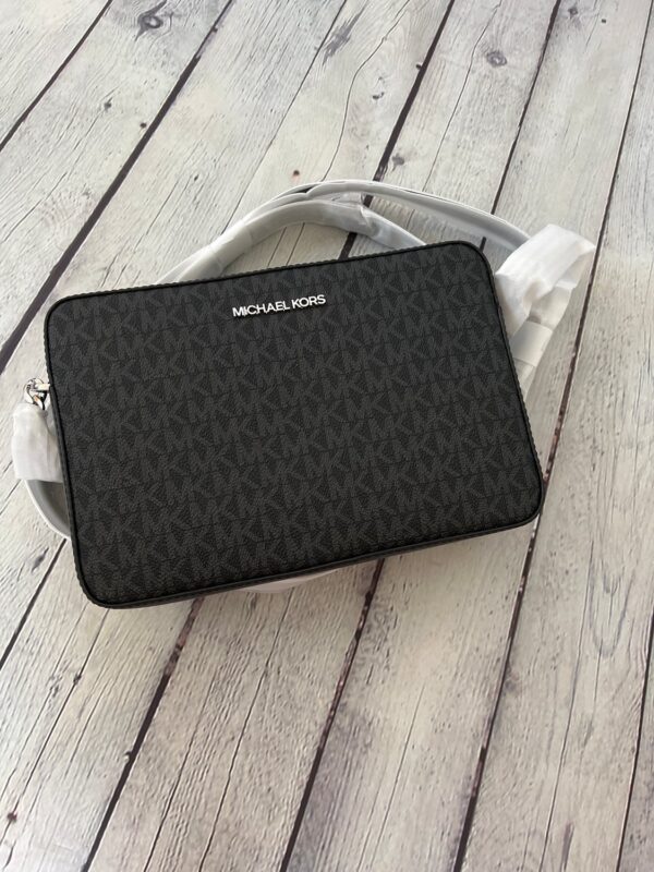 MK - Jet Set SIGNATURE Large EW crossbody - Black