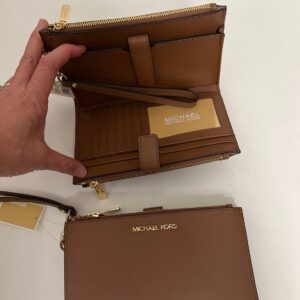 MK - JetSet Double Zipped Wristlet - luggage